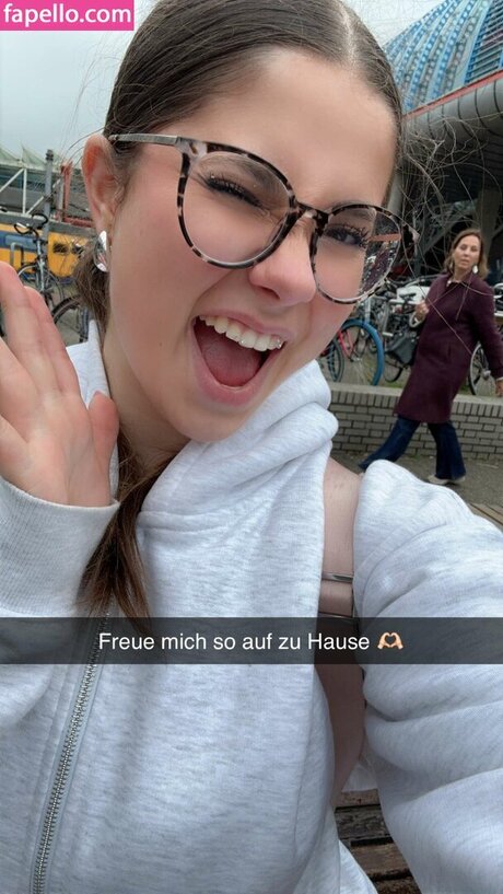 Lilousecret top nackten bild