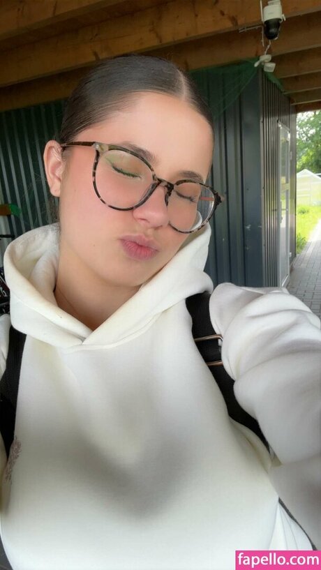 Lilousecret model schöne galerie