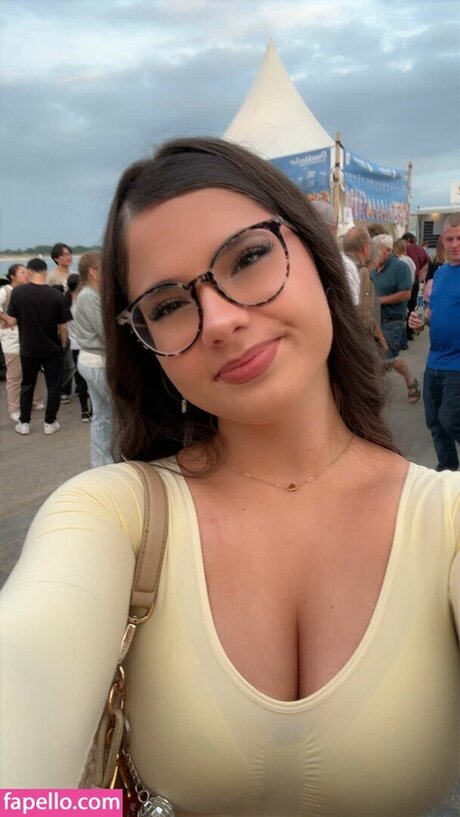 Lilousecret hübsche erotische fotos