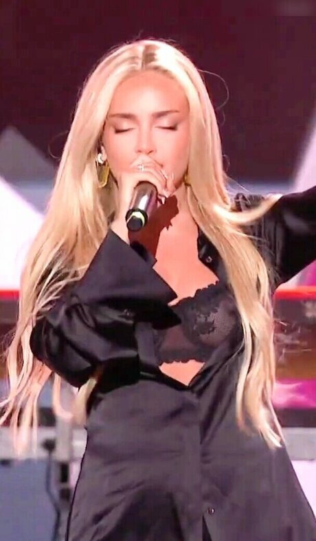 Ana Mena heiße nackte galerien