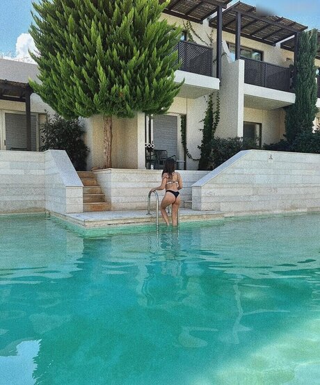 Vildan Cirpan nackt akt galerie