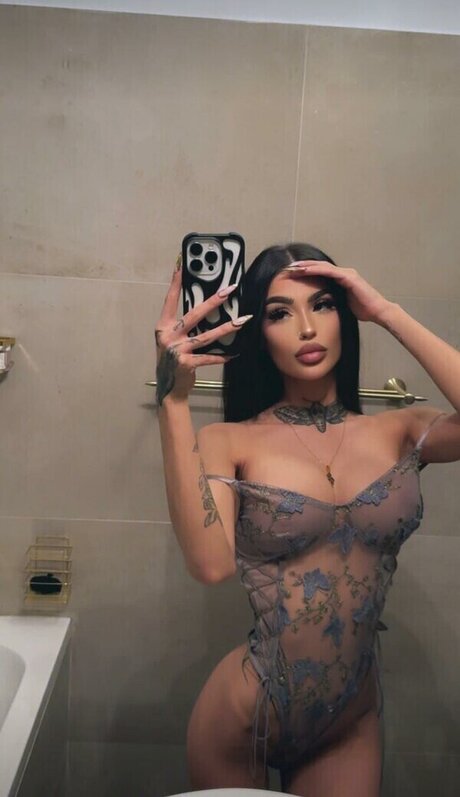 Bondrix hübsche nacktheit galerien