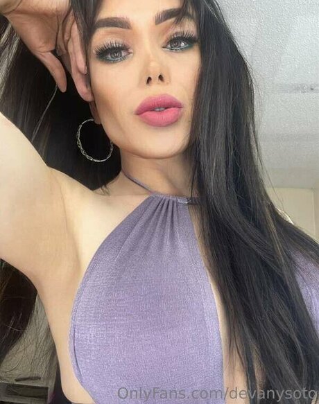 Devany Soto nacktheit erwachsene foto