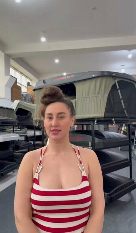 Melike Bulu heiße nackte galerien