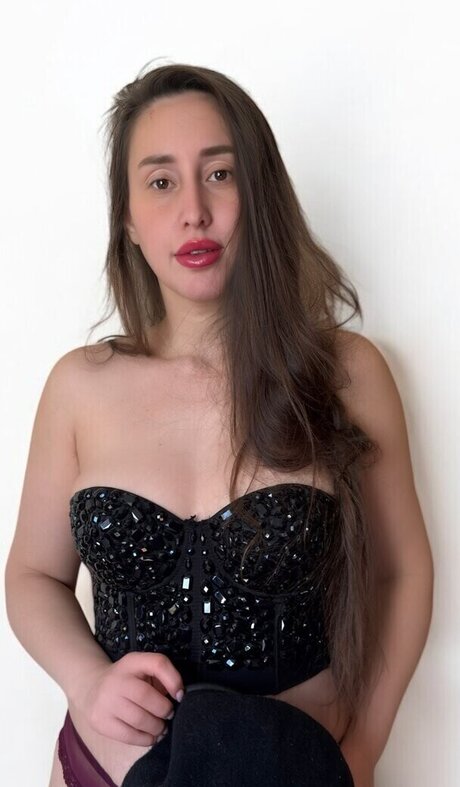 Melike Bulu schöne nackte foto