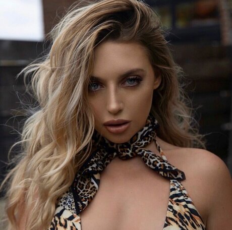 Ava Louise exklusive nackt galerie