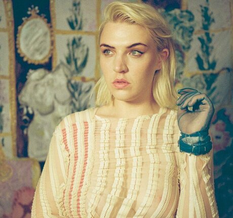 Rebecca Lucy Taylor xxx porno bild