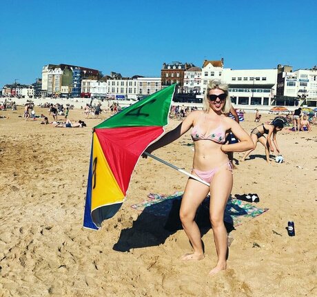 Rebecca Lucy Taylor kunst sexy fotos