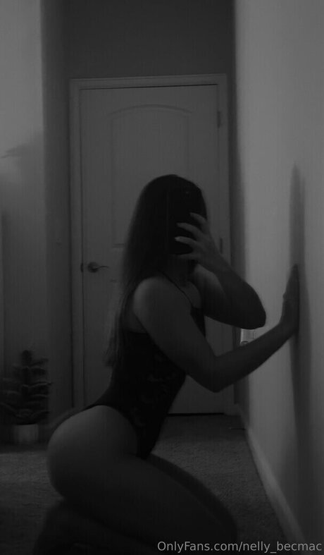 Nelly Becmac exklusive erwachsene foto