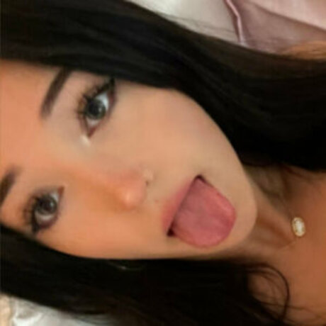 Barelyemily Keytobea exklusive pornostar bilder