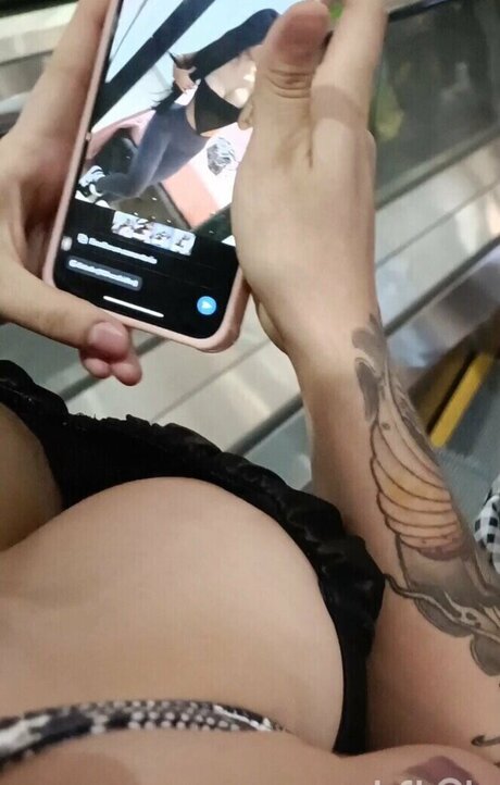 creepshot model nackt foto