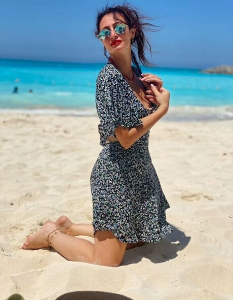 Menna Tayseer top perfekte bild