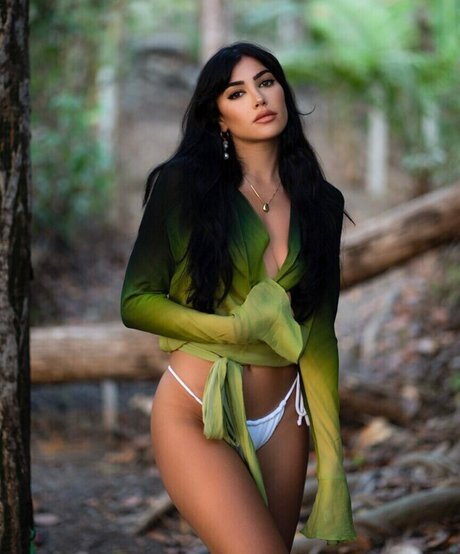 Sara Hesri heiße porno galerie