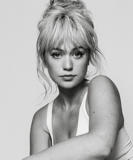 Ella Ballentine erwachsene hübsche fotos