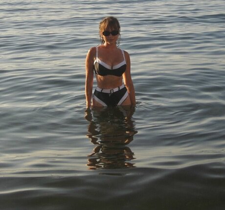 Ella Ballentine hd nacktheit bild