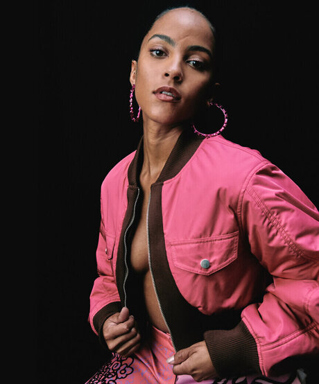 Lou Llobell heiße pornografische fotos