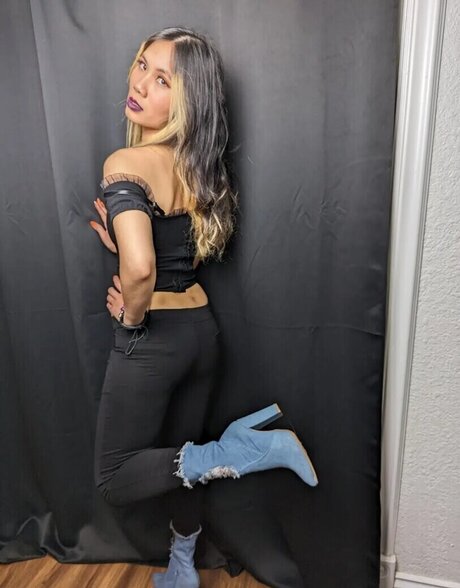 Bessy Q xxx nackt bilder