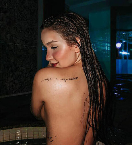 Anna Livya kunst nackt bild