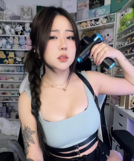 Hanavocado nacktheit erotische bilder