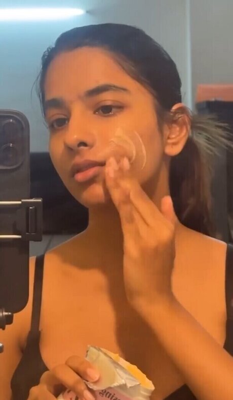 Aurora Sinclair model nackte bild