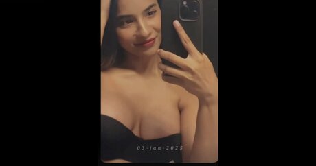 Aurora Sinclair sexy foto