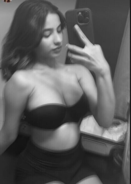 Aurora Sinclair kunst archiv