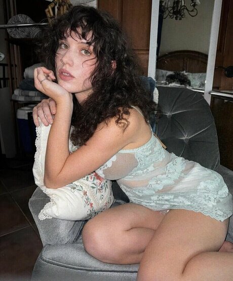 kambriachaerose schauspielerin kunst fotos