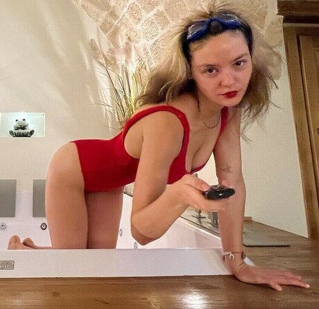 Dora Jar erotische exklusive bilder