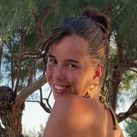 Laracroftgains schauspielerin beste fotos