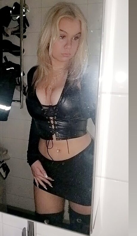 Nelli Virtanen kunst schöne archiv