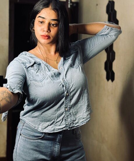 Athira Rudhra sexy nackt bilder