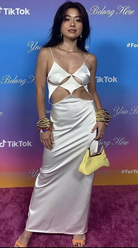 Jennifer Mika erotische hübsche fotos