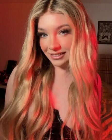 Savannah Sinn erotische hübsche fotos