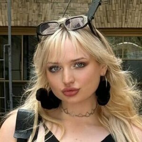 TalkFastEllie schauspielerin heiße bild