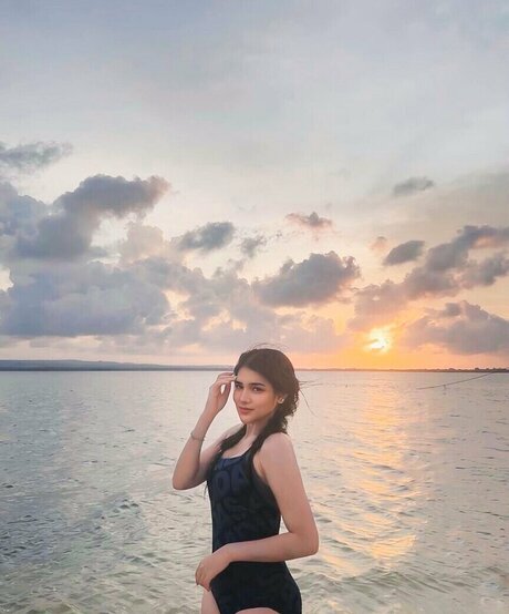 Davina Karamoy sexy nette bilder