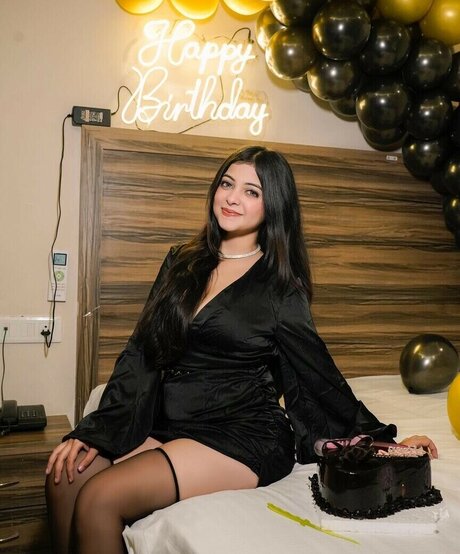 Riya Pandey freie beste galerien