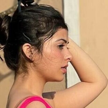 Riya Pandey nacktheit kunst bild