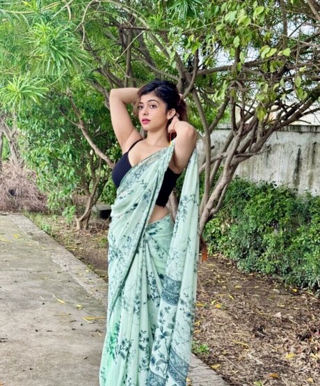 Riya Pandey model perfekte galerien