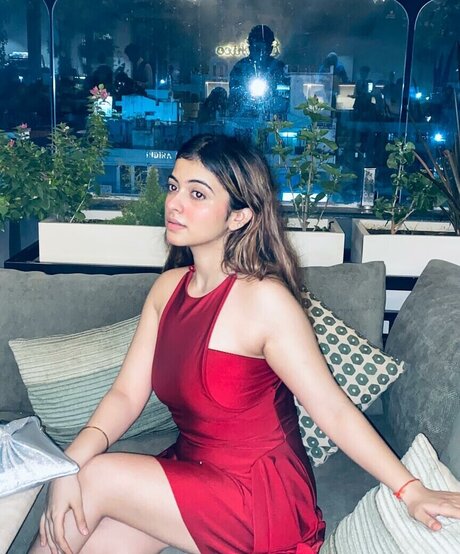 Riya Pandey nacktheit kunst galerie