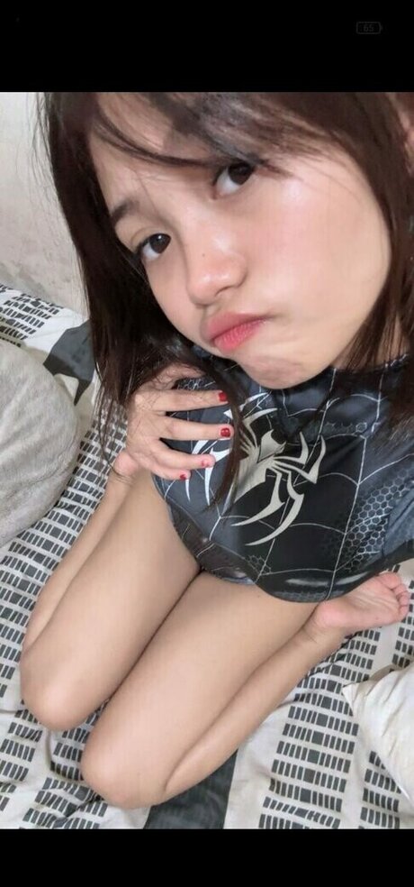 Riska Saputri hd top fotos