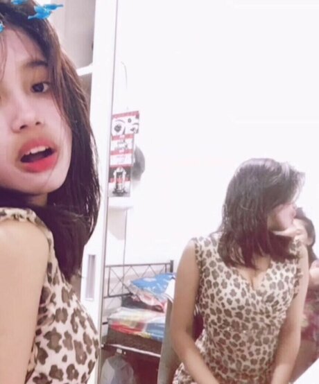 winzige asiatische onlyfans heiße kostenlose foto