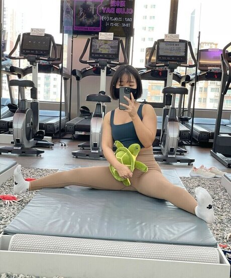 Hellini fit pornostar sex galerie