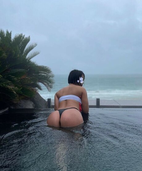 Hellini fit sexy nacktheit bilder