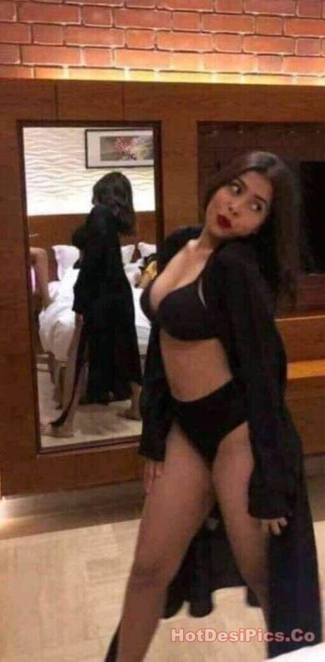 Nudrat Zahra Chowdhury model xxx galerien