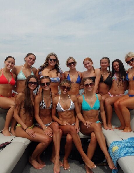 Chloe Rigdon hübsche nackte galerie