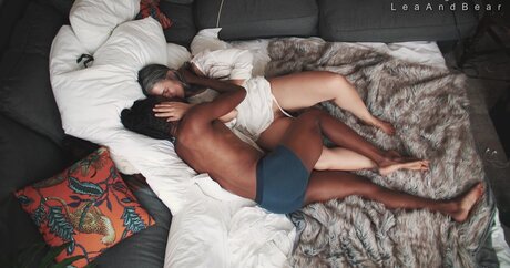 Leah And Bear kunst nackt bilder