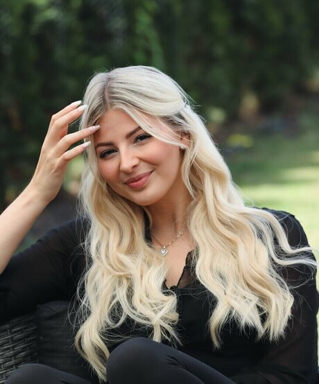 janina asmr model nette bild