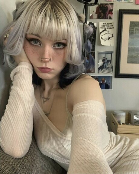 Sournsick nacktheit kunst bild