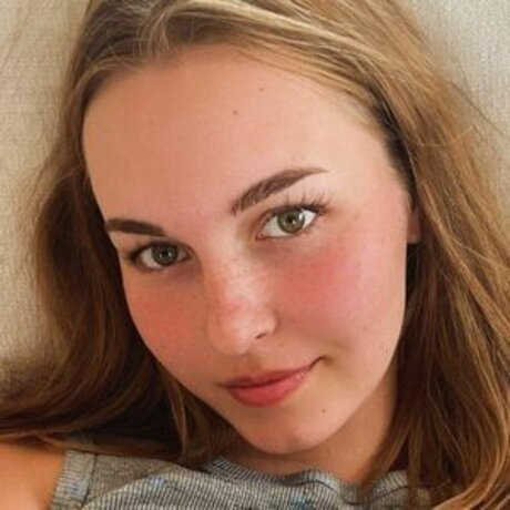 Cassie Claire sexy erwachsene fotos