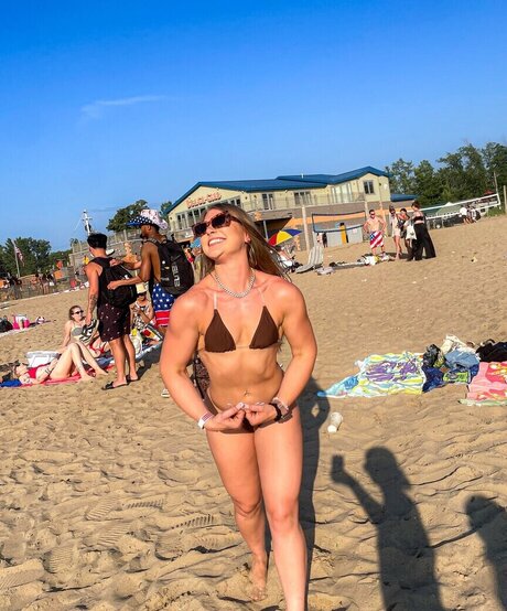 laur fitness model erwachsene galerien